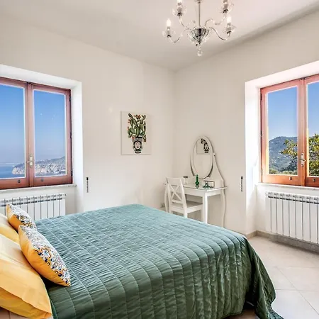 Mediterranean House بيت للعطل *