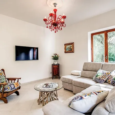 Mediterranean House بيت للعطل